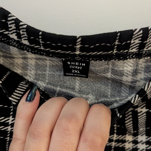 Plaid skirt - Picture 2 of 2